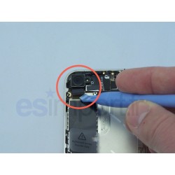 Démontage et remplacement du module photo sur un iphone 4