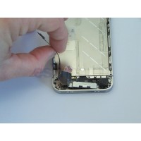 Démontage et remplacement de la nappe USB d’un iphone 4