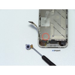 Démontage et remplacement du module vibreur sur un iphone 4S