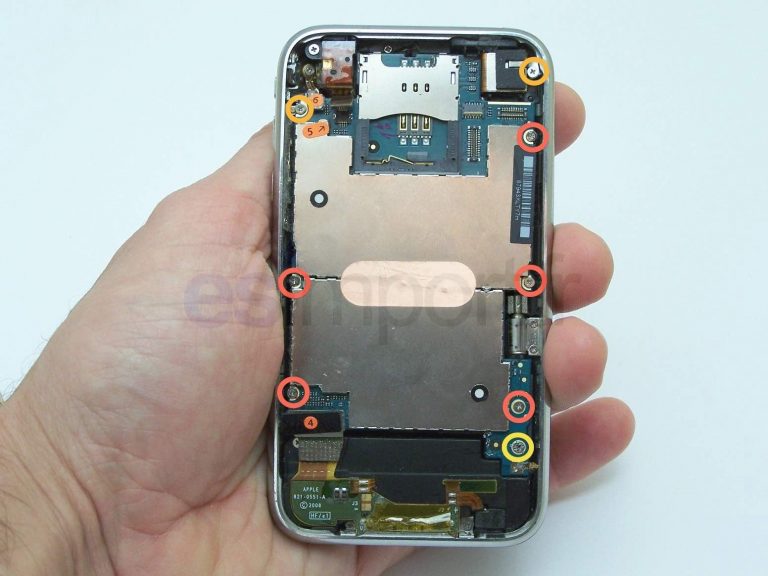 Démontage et remontage de la carte-mère sur un iPhone 3GS