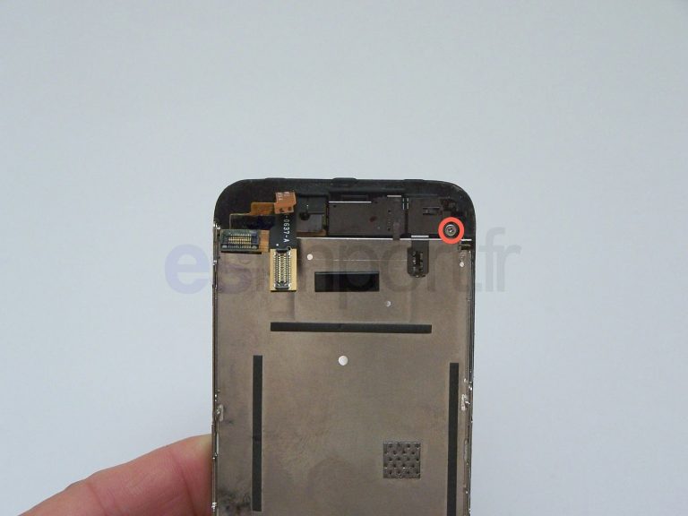Démontage et remontage du LCD sur un iPhone 3GS