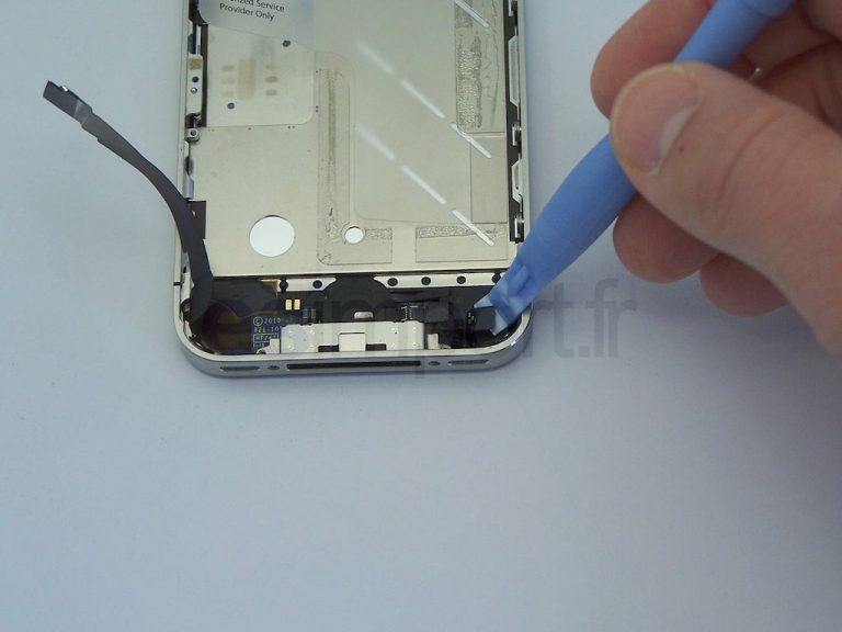 Changement du dock connecteur sur un iPhone 4
