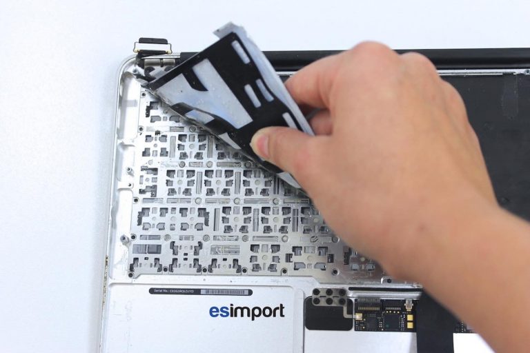 Changement clavier simple sur MacBook Air 11″ A1370 mi 2011