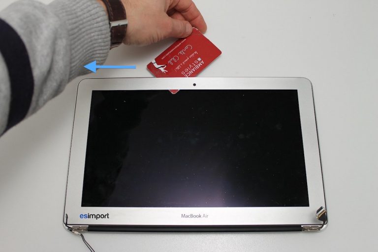 Remplacement écran LCD sur un macbook Air 11″ A1370