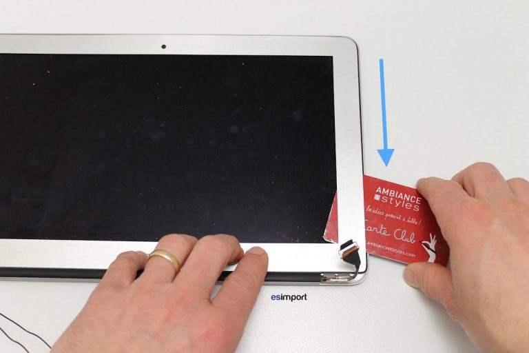 Remplacement écran LCD sur un macbook Air 11″ A1370